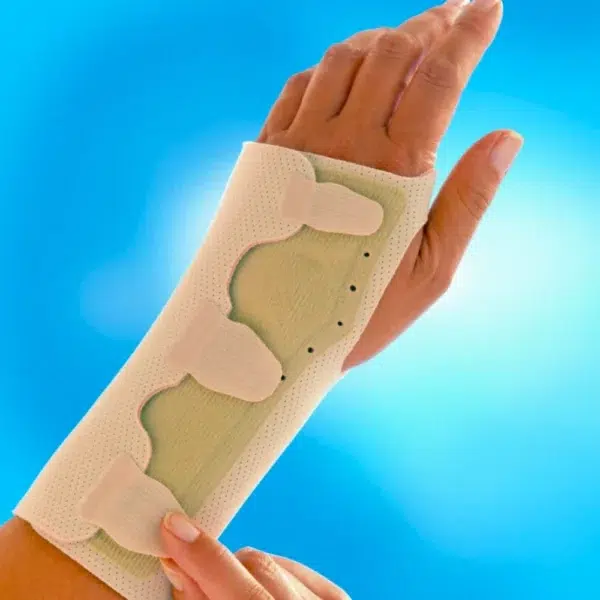 FUTURO-Opornica-za-zapestje-1.webp FUTURO-Opornica-za-zapestje-1.webp