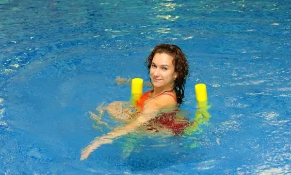 pool-noodle-exercise-B.webp pool-noodle-exercise-B.webp